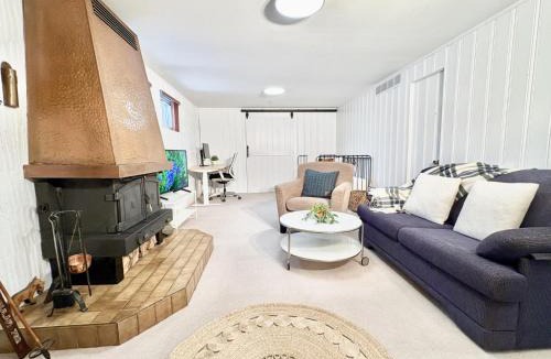 Laval Apartment | Montreal - Laval Haven - Entire Rental Unit