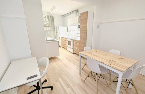 Maisonneuve Apartment | Montreal like a local | Near Métro Pie IX