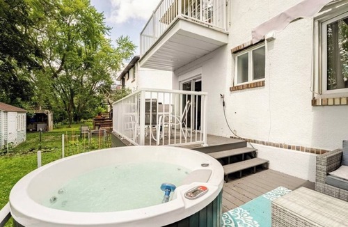 Hampstead House | Montreal lower luxurious duplex