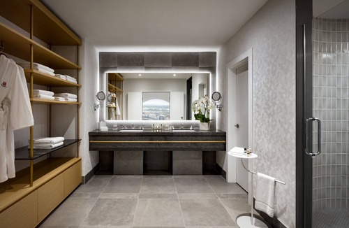 Downtown Montreal Hotel | Montreal Marriott Chateau Champlain