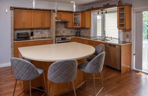 Pierrefonds-Roxboro House | Montreal Stunning Home 3 Bedrooms, 3 Bath & Pool