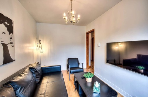 Longue-Pointe Apartment | Montreal Traveler`s Home! Vintage & Value 2BR apt!