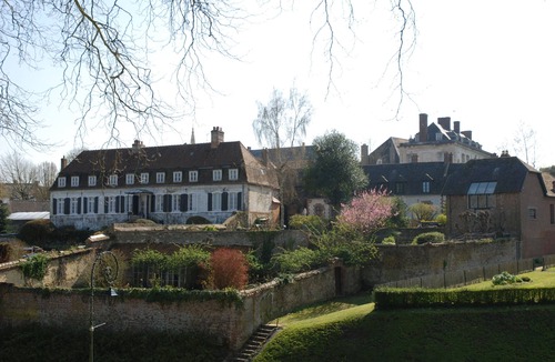 Montreuil-sur-Mer Apartment | Montreuil Appart Holidays SAS