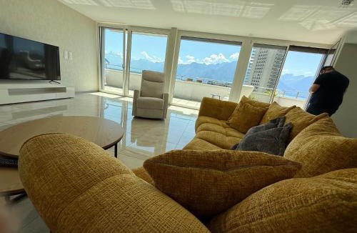 Busserach Apartment | Montreux CH 4 bedrooms,4 bathrooms 8-10 pers