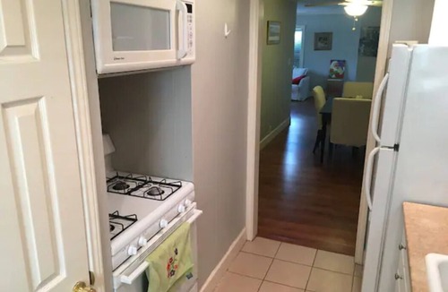 Neartown Apartment | Montrose Hist Dist - Cozy and comfortable 2 BR