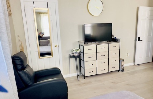 South Orange Apartment | Montrose Rest and Reset Suite