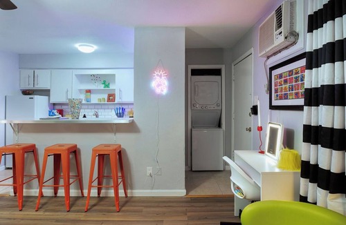 Montrose Apartment | Montrose Y-Spot Studio! Medical Center 49