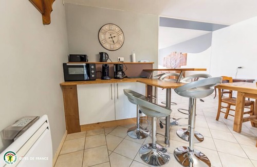 Anglure House | Monts Vikost - Anglure