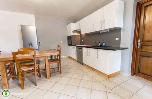 Anglure House | Monts Vikost - Anglure