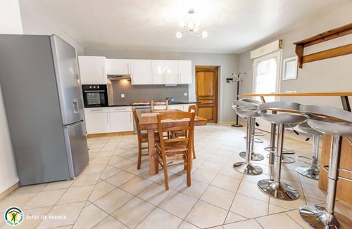 Anglure House | Monts Vikost - Anglure