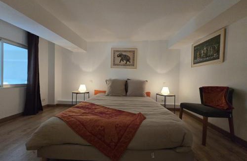 Verneuil-sur-Avre Apartment | Monument historique rénové avec goût et jardin
