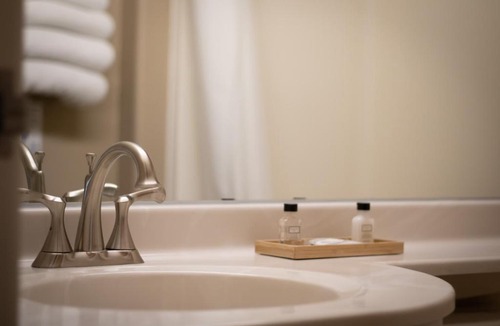 Gering Hotel | Monument Inn & Suites