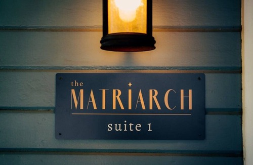 Historic Railroad District House | Moody Ashland Escape: Luxe Suite, Copper Tub