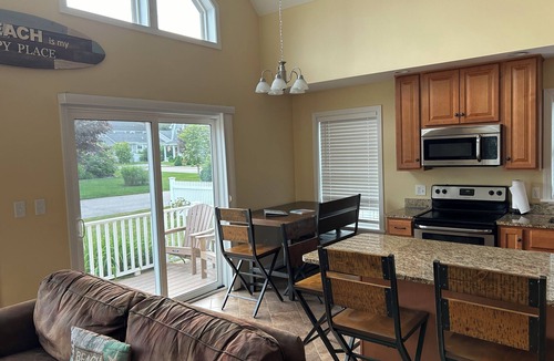 Ogunquit - Wells House | Moody Maine Beautiful 3 Bedroom Home Walk to Beach Restaurants & Trolley Line