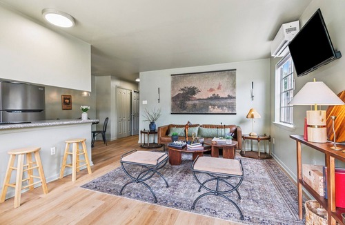 Bywater Apartment | Moody Manor: Stay Steps from Best Restaurants + Gated Parking + Washer and Dryer