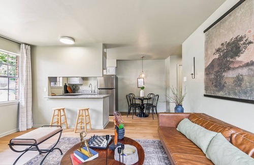 Bywater Apartment | Moody Manor: Stay Steps from Best Restaurants + Gated Parking + Washer and Dryer