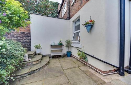 Congleton Ski Chalet | Moody Street