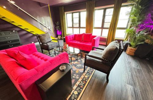 Saugatuck Apartment | Moody Upscale Downtown Saugatuck Getaway