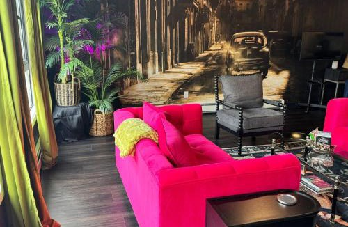 Saugatuck Apartment | Moody Upscale Downtown Saugatuck Getaway
