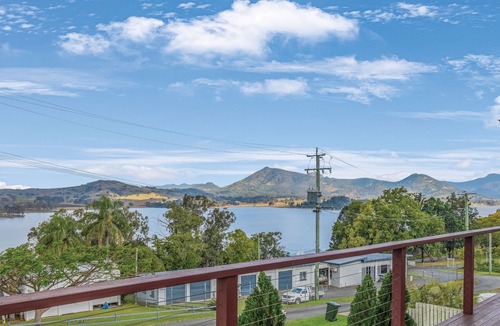 Moogerah House | Moogerah Lake House #2 - Spa, Pool, Firepit