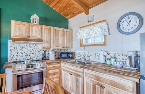 Newport Hotel | Moolack Shores Inn