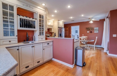 Town of Torrey House | Moon Dance: 4 bedroom private lake home on Seneca Lake