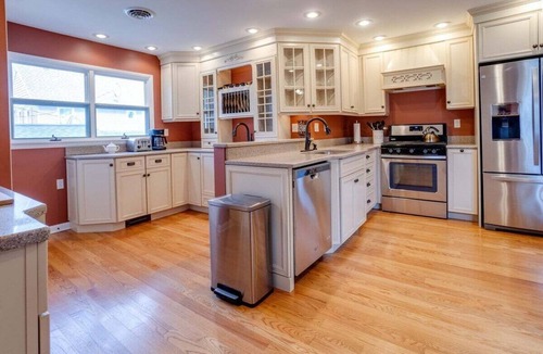 Town of Torrey House | Moon Dance: 4 bedroom private lake home on Seneca Lake