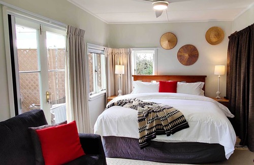 Kerikeri Cabin | Moon Gate Villa