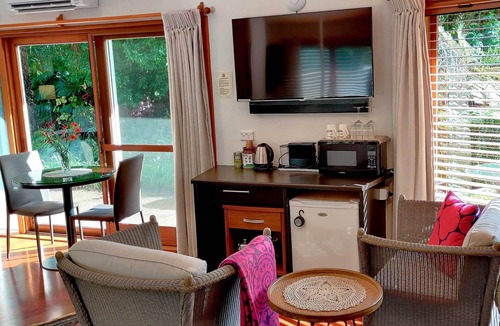 Kerikeri Cabin | Moon Gate Villa