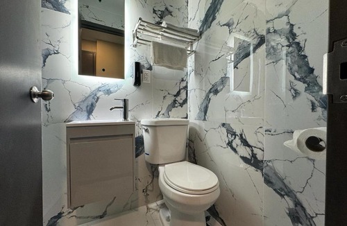 Brownsville Hotel | Moon Hotel Brooklyn