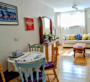 Diamond Creek House | Moon House