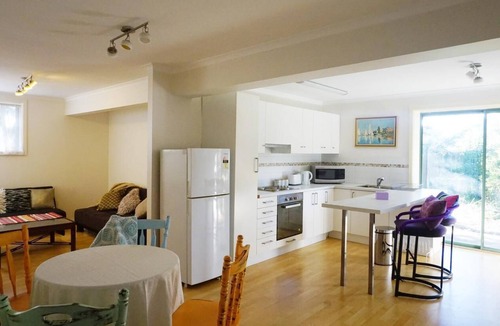 Diamond Creek Apartment | Moon House