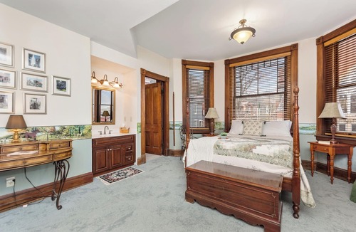 Maysville Bed & Breakfast | Moon River Bed and Breakfast