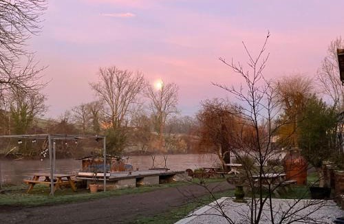 Saint-Junien Bed & Breakfast | moon river chambre d'hote