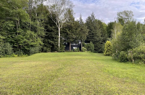 Bala Cottage | Moon River Cottage Sanctuary With Private Beach in Bala!