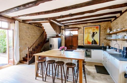 Castels Villa | Moon River Grande Maison