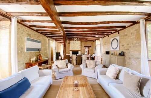 Castels Villa | Moon River Grande Maison