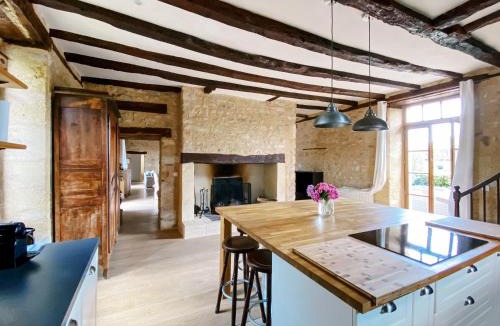 Castels Villa | Moon River Grande Maison