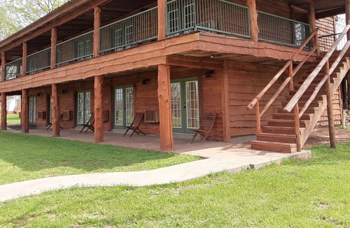 Satin House | Moon River Ranch - Farm House Lodge Rooms