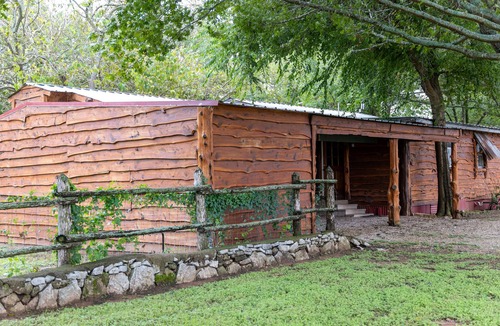 Satin House | Moon River Ranch - Gate House