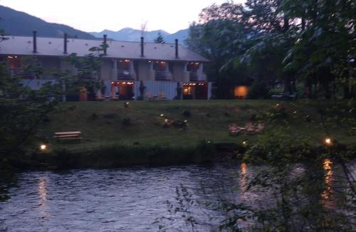 North Bend House | Moon River Suites #3