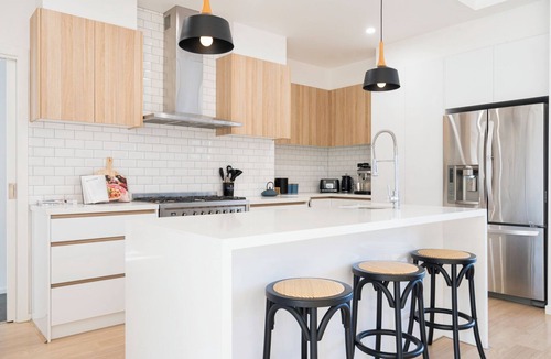 Fingal House | Moonah Retreat - 4pm check out Sundays*