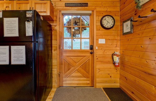 Pittman Center Cabin | Moonbeams & Star Dreams Luxury 3 Bedroom Cabin With Spectacular Mountain View