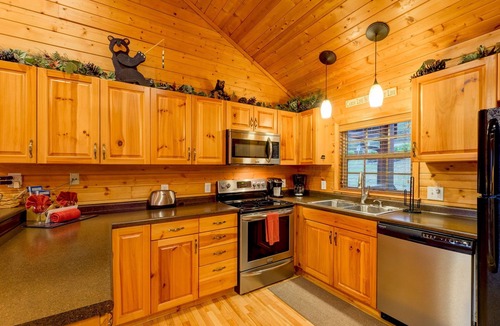Pittman Center Cabin | Moonbeams & Star Dreams Luxury 3 Bedroom Cabin With Spectacular Mountain View
