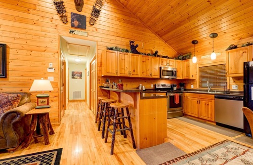 Pittman Center Cabin | Moonbeams & Star Dreams Luxury 3 Bedroom Cabin With Spectacular Mountain View