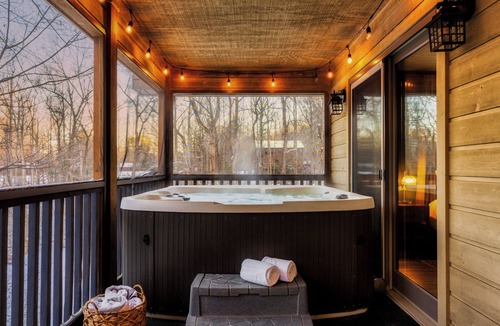 Wears Valley Cabin | Moondance Cabin by Lightfoot Stays