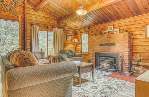 Rhododendron Cabin | Moondance Cabin