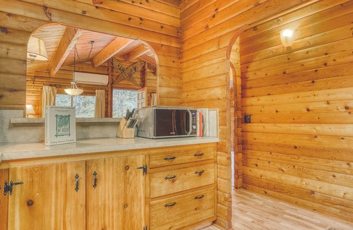 Rhododendron Cabin | Moondance Cabin