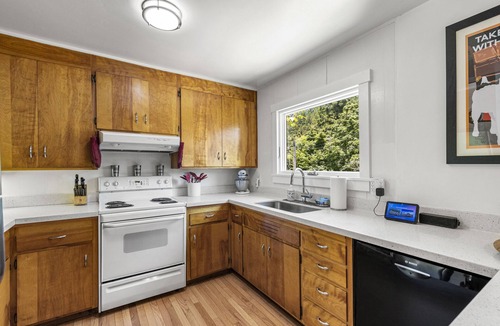 Northwood House | Moondance - Contemporary Riverfront Home