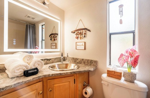 Brookings Cottage | Moondance Cottage - Steps from the Chetco River